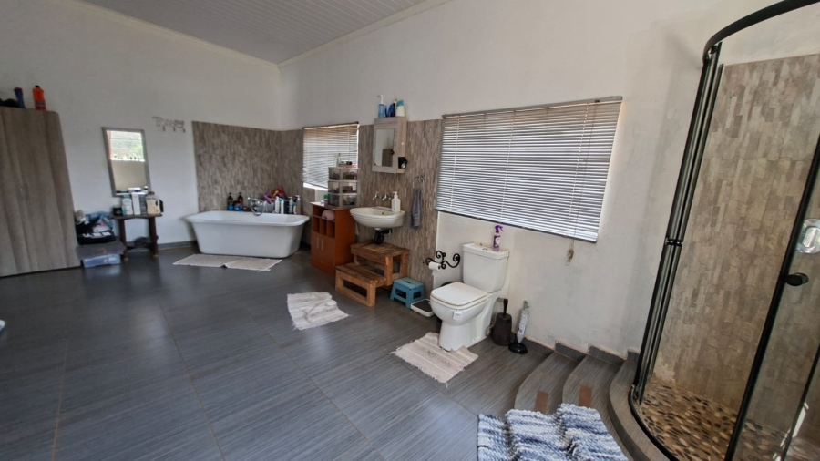 5 Bedroom Property for Sale in Schylock A H North West